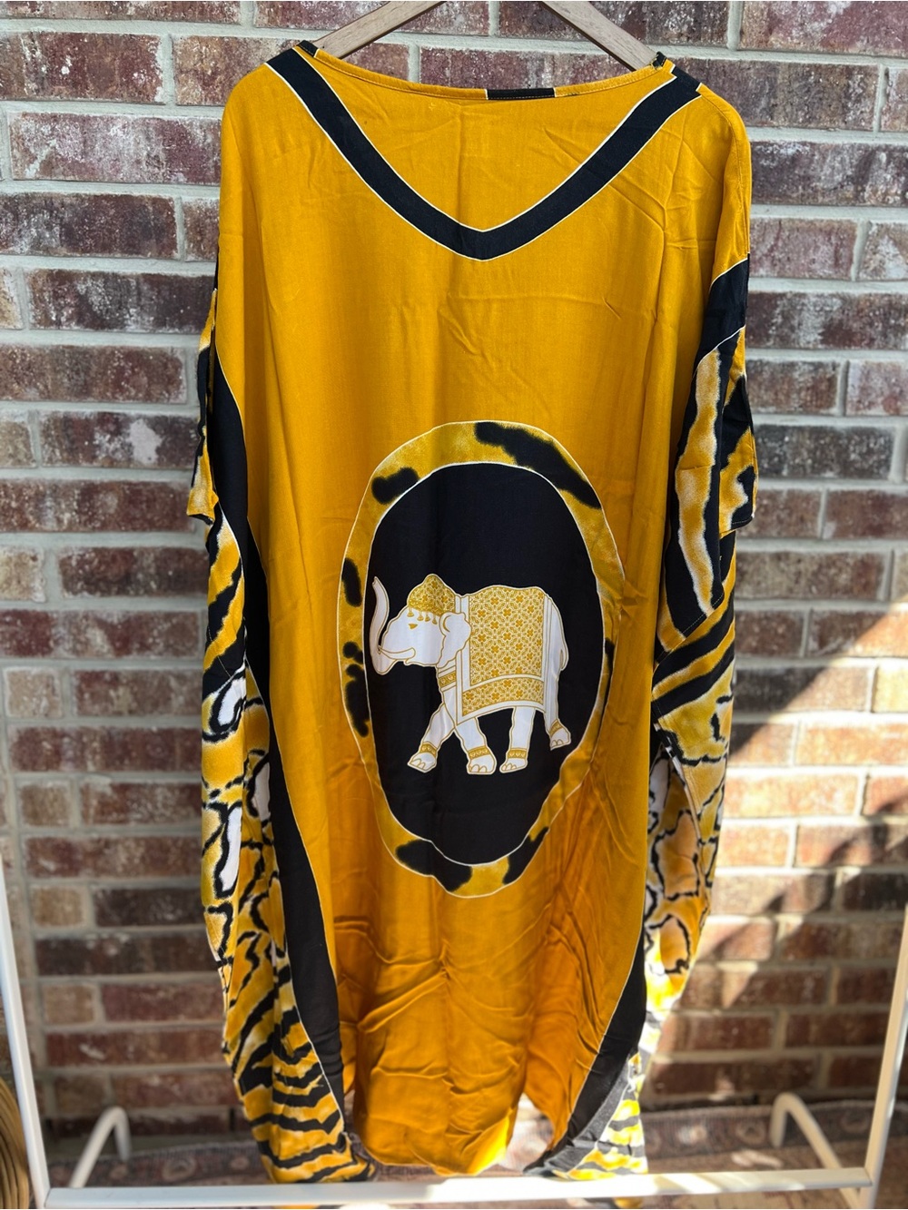 Step In Style Free Size Elephant Print V-Neck Kaftan Dress Gold Black
